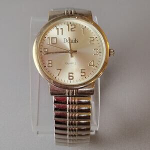 Details Mens Quartz Watch Silver Dial Expansion Band Stainless Steel Back Tested